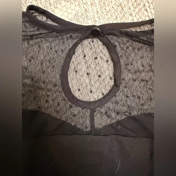 RockSteady Black Mesh Cap Sleeve Blouse - Picture 4 of 6